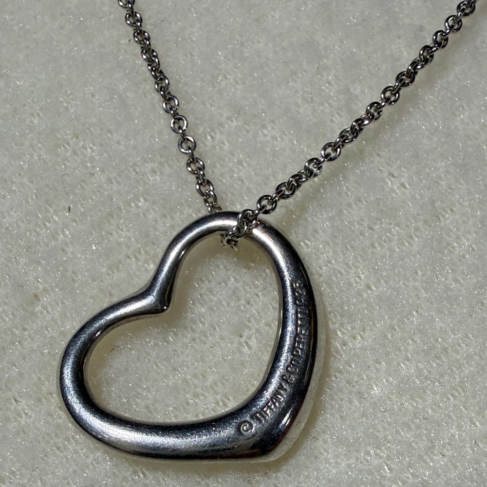 Tiffany & co Open Heart Pendant Necklace in Polished Silver